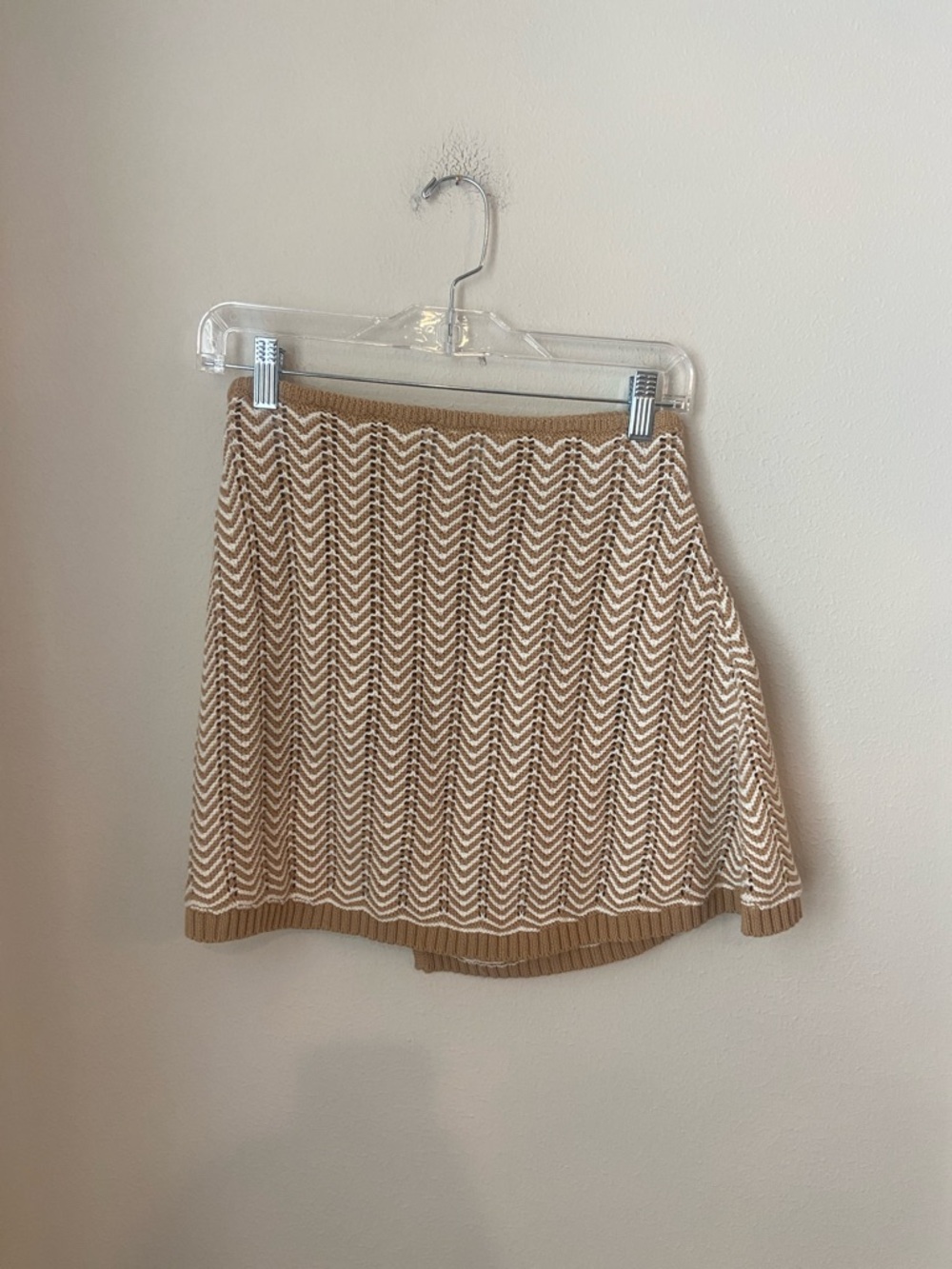 Sabo Skirt Reims Knit Mini Skirt M Tan White Chevron Stretch Boho NWT - Picture 4 of 8